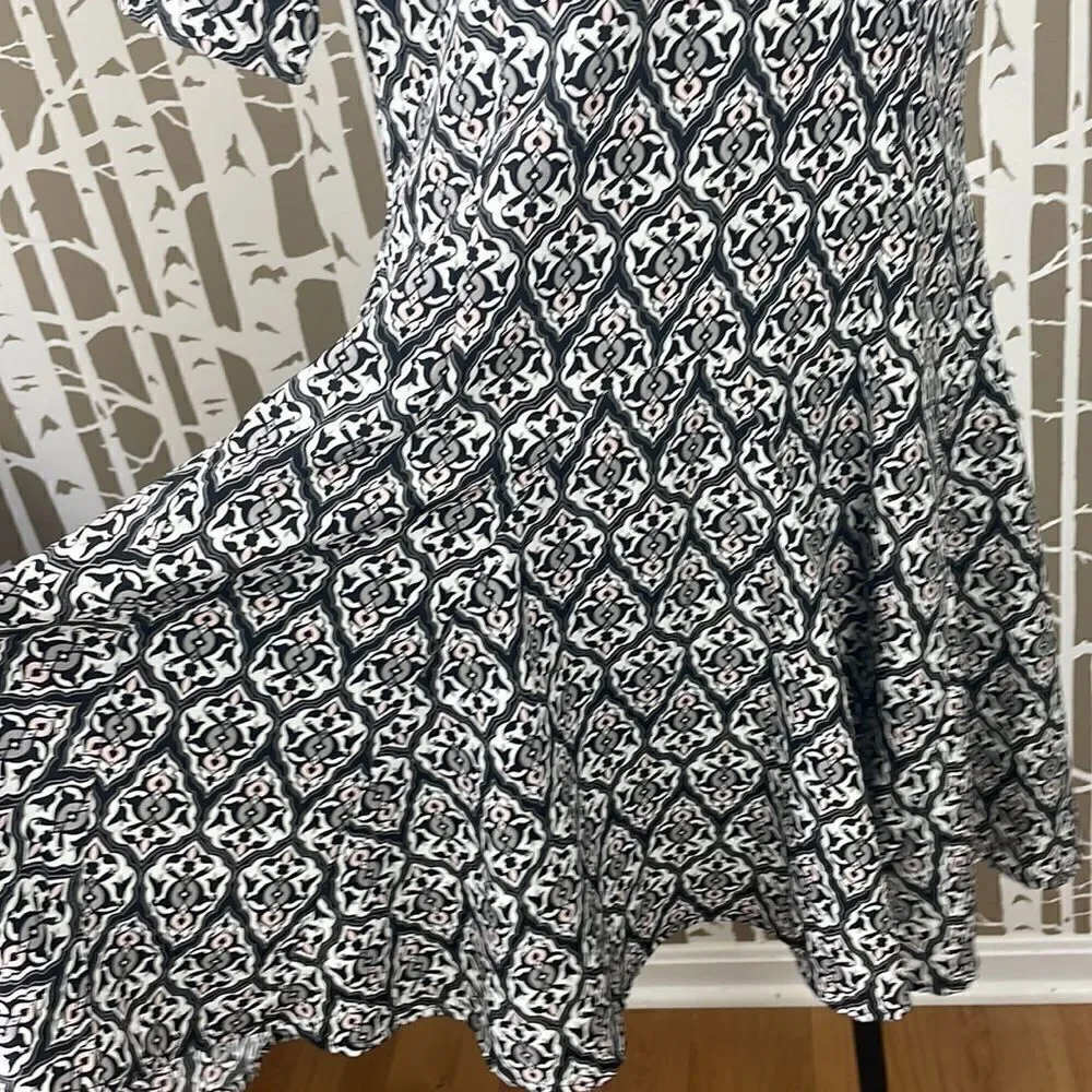 NEW Graphic Printed Fit & Flare Dress sz 10 - Picture 3 of 16
